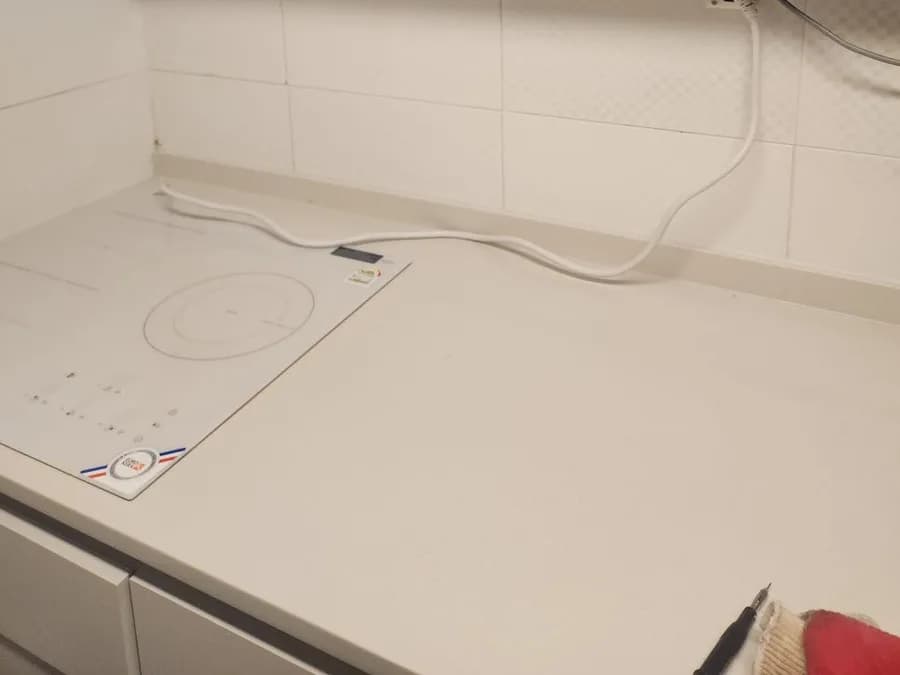 설치를 마친 인덕션